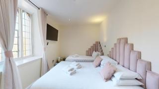 High Tor Hotel - Matlock - 3