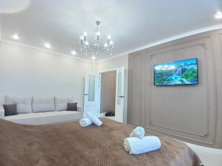 Комфортная квартира рядом с монументом Байтерек - 0