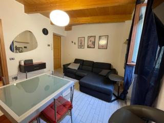 Olli's Place - Urbania - 9