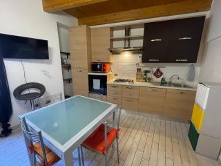 Olli's Place - Urbania - 8