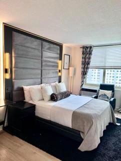 NEW Modern 2BR w Fireplace & Fitness Lounge, Live Comfortably in East Harlem - Nova Iorque - 3