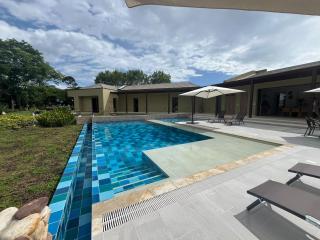 Roomy 4BR Villa with Pool at Mesa de Yeguas - Anapoima - 0