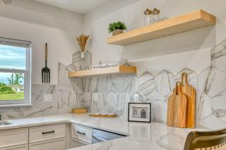 Waterfront Family Vacation , Near Ocean and Mineral Springs, 7 sleeps - Rotonda West - 6