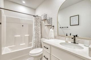 Waterfront Family Vacation , Near Ocean and Mineral Springs, 7 sleeps - Rotonda West - 2