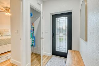 Waterfront Family Vacation , Near Ocean and Mineral Springs, 7 sleeps - Rotonda West - 1