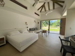 Roomy 4BR Villa with Pool at Mesa de Yeguas - Anapoima - 2