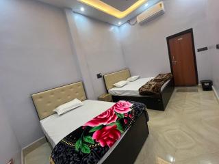 Hotel S K - Naimishāranya - 1