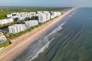 Oceanfront corner views with wrap around balcony and complex pool - New Smyrna Beach - 4