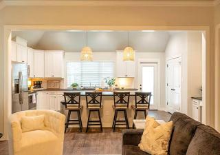 Luxury Home Near Kyle Field & Expo Center - Bryan - 4