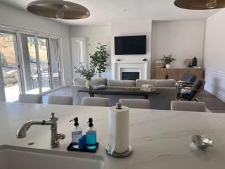 NEW Luxury Home super comfy By Snowbasin & Pow Mow - 1