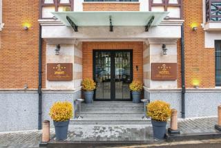 1 Hotel Borjomi - Borjomi - 9