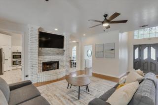 Ridgeway Retreat - 5BD 3BA w Backyard Pool Oasis - North Richland Hills - 5