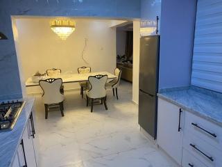 Tasteful 5 bedroom , 2 kitchen, 2 living-room - 7