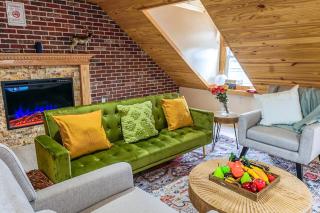 Spacious 3BR Oasis with Patio & Arcade Fun in Philly - Philadelphia - 9