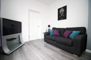 Rugby Place by Tŷ SA - Newport - 7