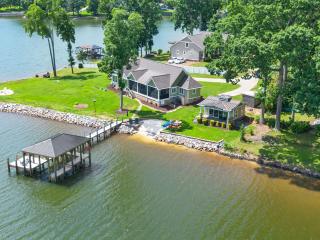 Little Acorn Luxury - Mooresville - 7