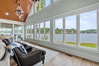 Little Acorn Luxury - Mooresville - 3