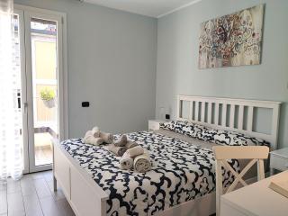 Matthias Home - Milan - modern and cozy flat, close to the metro - 15 min from Central Station, close to San Raffaele - 7
