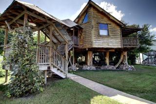 Luxury Cabin Getaway Perfectly Nestled near the Guadalupe River in New Braunfels, Texas - New Braunfels - 0