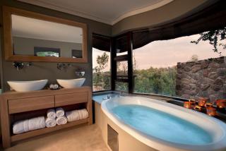 MHONDORO SAFARI LODGE & VILLA - 9