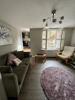 Stylish Garden Apartment in Central Cheltenham - 5