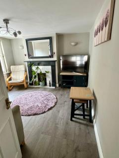 Stylish Garden Apartment in Central Cheltenham - 2