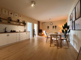 Gorgeous Seaside Apartment #2 - 5
