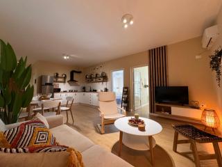 Gorgeous Seaside Apartment #2 - Sarandë - 0