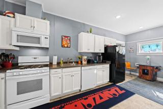 Rock & Roll Retreat in the Heart of Louisville - 6