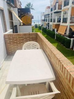 Laguna Beach de 2 habitaciones con terraza y piscina - Castillo Bajo - 6