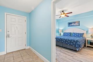 Blue Turtle at Laketown - 1