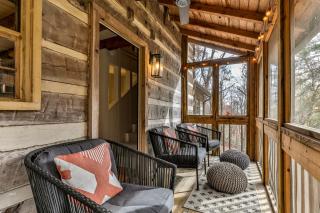 Bluebird Day - Romantic Creekside Cabin in Big Canoe- Modern Amenities, Fire Pit, Creek Views, Hiking Trails - Big Canoe, GA - Jasper - 6