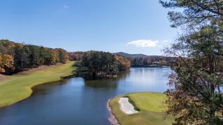 Chicadees Lake Lookout - A wood-burning fireplace, beautiful lake views, king and queen bedrooms, deck dining, and easy access t - Holcomb - 0
