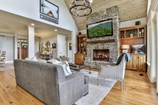 Endless Sky Lodge - Luxury Big Canoe Cabin with Hot Tub - Jasper - 6