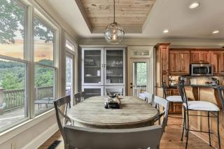 Endless Sky Lodge - Luxury Big Canoe Cabin with Hot Tub - Jasper - 4