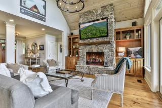 Endless Sky Lodge - Luxury Big Canoe Cabin with Hot Tub - Jasper - 3