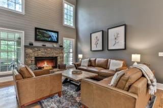 Big Sky - Pet Friendly Big Canoe GA Cabin-Modern amenities, hot tub, pet friendly, mountain views, access to lakes, golf courses - Afton - 8