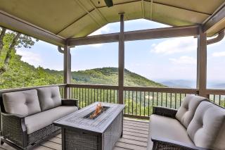 Southern Views - Big Canoe, GA - Take in Sweeping Mountain Views, Cool Off in the Big Canoe Community Pool, Rack Up a Game of Po - 9