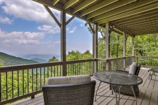 Southern Views - Big Canoe, GA - Take in Sweeping Mountain Views, Cool Off in the Big Canoe Community Pool, Rack Up a Game of Po - 8