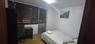 Departamento central con balcón - Cuenca - 6