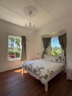 5 minutes to City, bus at the door, 100-year-old building at the foot of Mount Eden Park - Auckland - 0