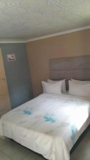 Emasimini Cottages - 8