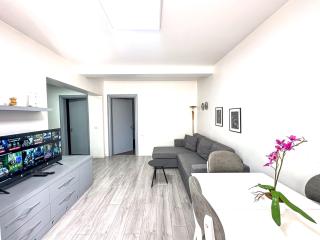 City Center 2BR Apartment - Tirana - 9