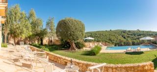 Casa de Piedra ubicada en el exclusivo wine village de Viladellops, te ofrece una experiencia única, donde el lujo y la tradición se fusionan en un entorno natural privilegiado - Viladellops - 1