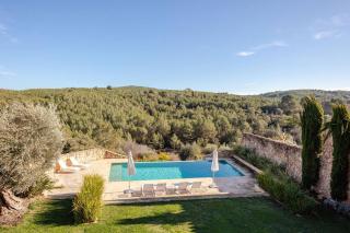 Casa de Piedra ubicada en el exclusivo wine village de Viladellops, te ofrece una experiencia única, donde el lujo y la tradición se fusionan en un entorno natural privilegiado - Viladellops - 8