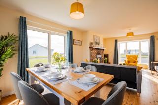 Wild Atlantic Way Retreat by Shortstays - Ballynahown - 1