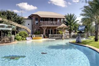 Luxury Rental with a Swimming Pool Perfect for Large Groups near Gruene, Texas - New Braunfels - 0