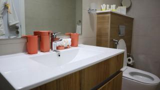 Trendy 2BR Masdar Pool and Quick 10 Min to Airport - Abu Dhabi - 3