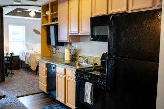 Chic City Apartment with parking Canal View RoofDeck - Indianapolis - 3