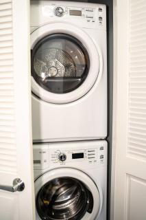 Chic City Apartment with parking Canal View RoofDeck - 4